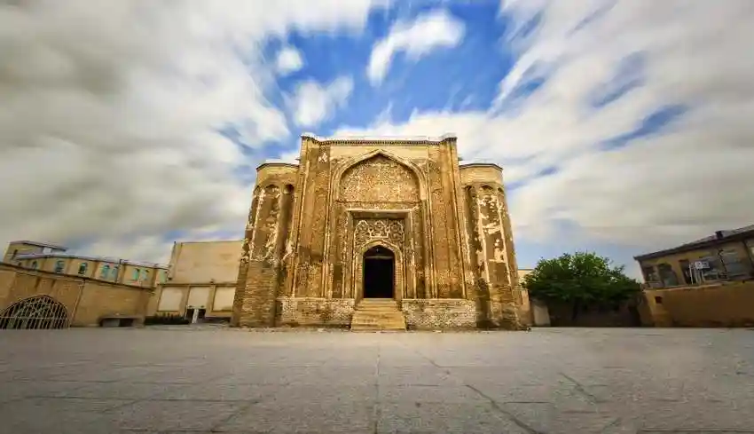 گنبد علویان همدان